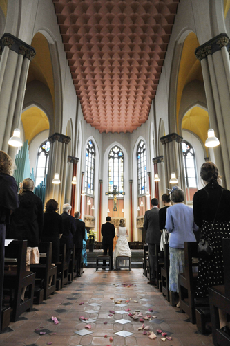 kirchliche Trauung in der Liebfrauenkirche in Düsseldorf Flingern