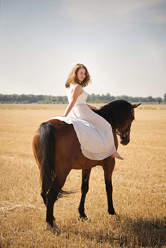 Fotoshooting Pferd - Stoppelfeld - Outfit